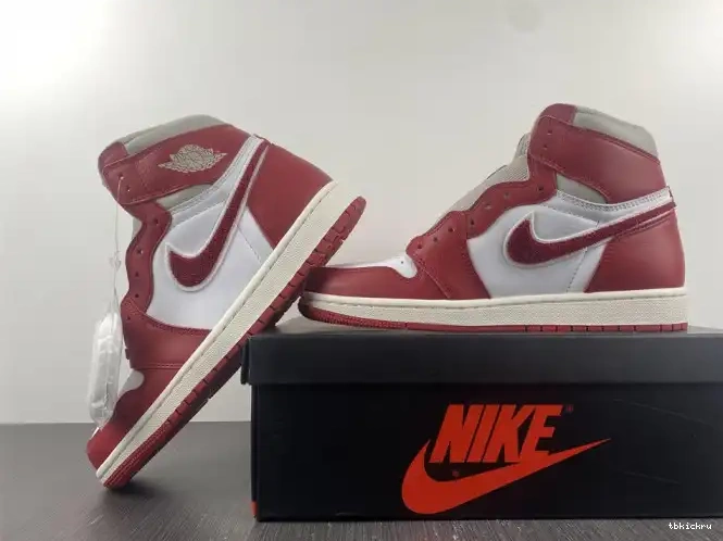 Cheap TBkick Jordan 1 (W) DJ4891-061 High OG Newstalgia Chenille 0526